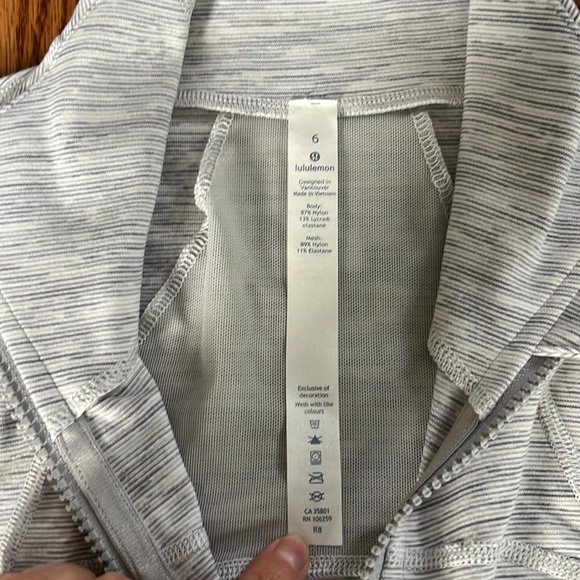 Lululemon Jacket - Size 6 - Picture 2 of 5